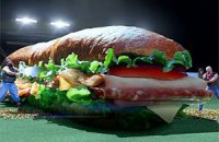 Kia показала мужские мечты в ролике для кубка по футболу