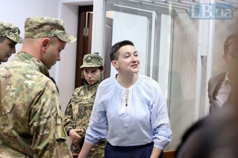 Савченко в суде снова защищают три адвоката