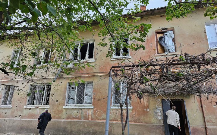 Окупанти обстріляли центр Херсона, три людини поранені