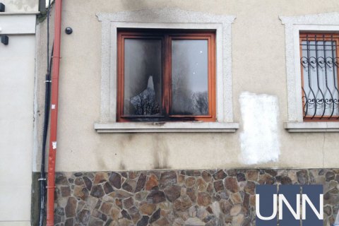 В Ужгороді коктейлем Молотова намагалися підпалити приміщення спілки угорців