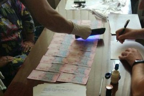 Двоих сотрудников харьковского ВУЗа поймали на взятке