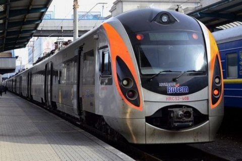 "Укрзалізниця" призначить "Інтерсіті" Київ-Славське на зимові свята