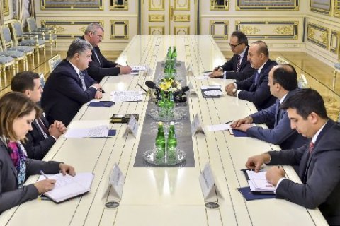 Порошенко встретился с министром иностранных дел Турции