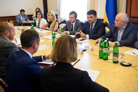 Кабмін вирішив відновити переговори з Ryanair