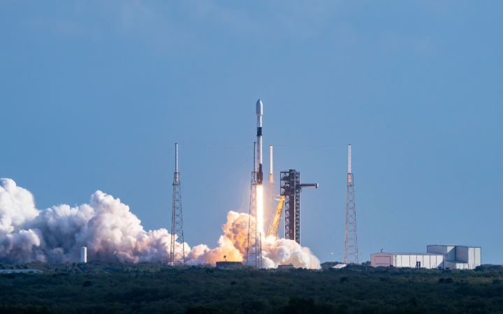 Компанія SpaceX здійснила першу місію у 2025 році. На орбіту Землі вивели нову партію супутників Starlink