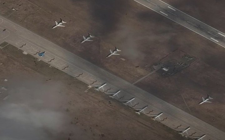 Сили безпілотних систем уразили чотири російські літаки на аеродромі "Шагол" в РФ, – "Мадяр"