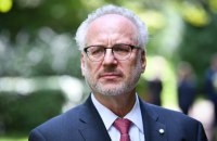 Президент Латвії пропонує анулювати візи тим, хто підтримує агресію РФ
