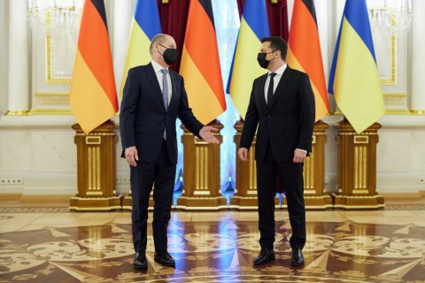 Зеленский: "Гражданин – не тот, у кого есть паспорт, а тот – кто сегодня в Украине"