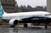 США отримали ордер на арешт Boeing 737, що належить російському “Лукойлу”