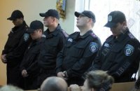Милиция готовится вынести Суслова из зала заседаний