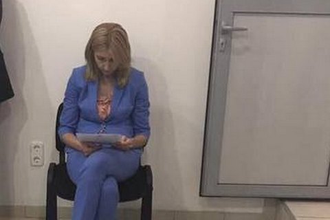 Суд назначил пойманной на взятке $5 млн чиновнице ФГВФЛ залог 130 млн грн