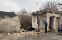 Окупанти вбили жінку внаслідок обстрілу села під Херсоном