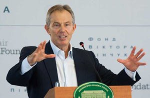 Блэр посоветовал Украине "сохранять все союзы"