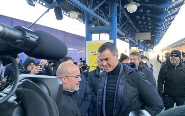 До Києва приїхав прем'єр-міністр Іспанії Санчес