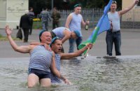 В России тоже отключили фонтаны в День ВДВ