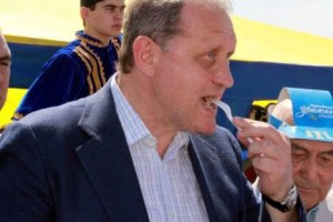 Могилев не стал есть с ветеранами 
