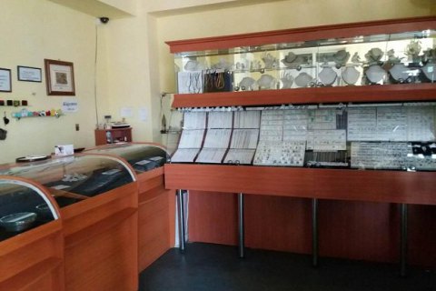 У Харківській області грабіжники винесли з ювелірного магазину 3 кг золота