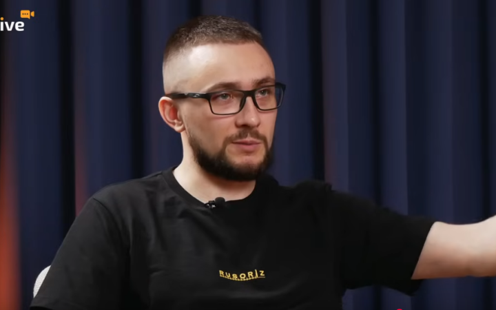 Президент нагородив відзнакою "Золоте серце" волонтерів, зокрема Ірину Федишин і Сергія Стерненка 