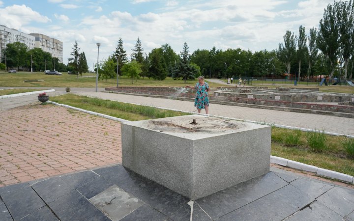 У Харкові демонтували пам'ятник російському вченому Ломоносову