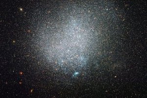 "Хаббл" сфотографировал уединенный галактический остров