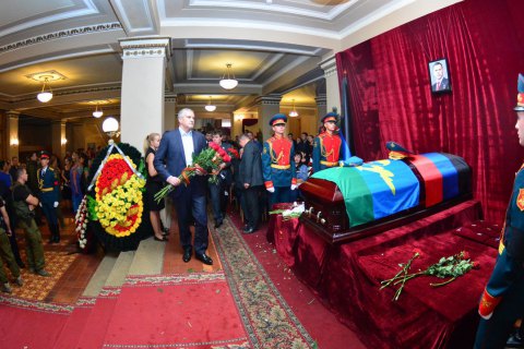 Крымские сепаратисты Аксенов и Поклонская приехали на похороны Захарченко в Донецк
