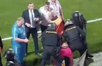 Чешская полиция в жесткой форме задержала 8 болельщиков Украины сразу после матча Лиги Наций
