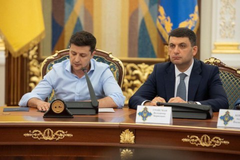 Зеленский обсудил с членами СНБО ситуацию в энергетике