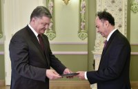 Сім іноземних послів вручили вірчі грамоти Порошенку