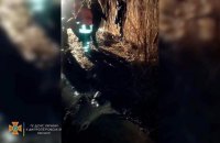 В Кривом Роге две девочки провалились под лед, одна погибла