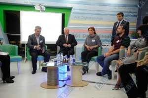 Азаров: в этом году лопату в руки можно уже не брать