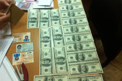 СБУ задержала за взятку руководителя районной миграционной службы в Одесской области