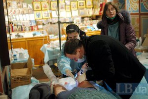 Раненых активистов из Киева везут во Львов