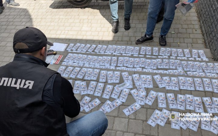 В Нацполіції за тиждень провели майже 100 обшуків щодо схем незаконного перетину кордону