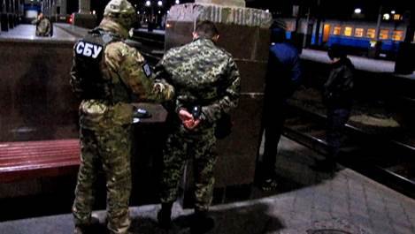 Харьковских пограничников поймали на переправке нелегалов