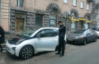 Омелян пересел на электрокар BMW