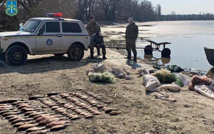 На Кіровоградщині керівник відділення поліції відправляв підлеглих замість роботи займатися браконьєрством, – Офіс Генпрокурора