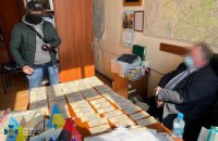 СБУ затримала високопосадовця НАН, який "заробляв" на оренді приміщень Інституту електродинаміки