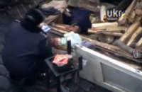 Міліціонери взялися за мародерство на покинутих барикадах