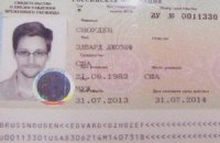Отец Сноудена встретится с сыном в Москве