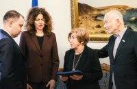 Рідним загиблого режисера з Литви вручили державну нагороду України