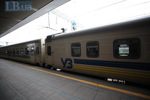 В Киеве скончался военный Белоцерковского гарнизона, который упал с поезда 