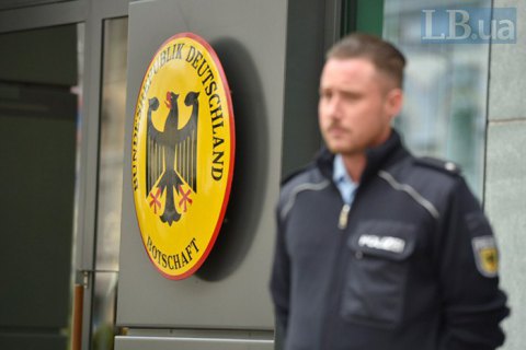 Bild: Германия разрабатывает план эвакуации из Украины семей дипломатов
