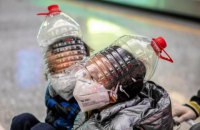 У МОЗ нагадали, що пластикові прозорі маски не захищають від ковіду