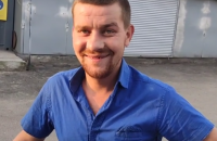 "Прийшов схвильований, каже: "Тьотя Віка, я був у військкоматі". Що про загиблого Бориса Глушака розповідають місцеві