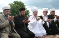 Янукович пожелал мусульманам духовно очиститься