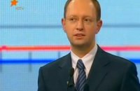 Яценюк считает, что политтехнологов нанимают только те, у кого мозгов нет