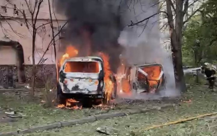 Двоє людей поранені внаслідок удару по Одесі (оновлено)