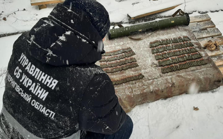 СБУ виявила арсенали, залишені російськими окупантами на Чернігівщині