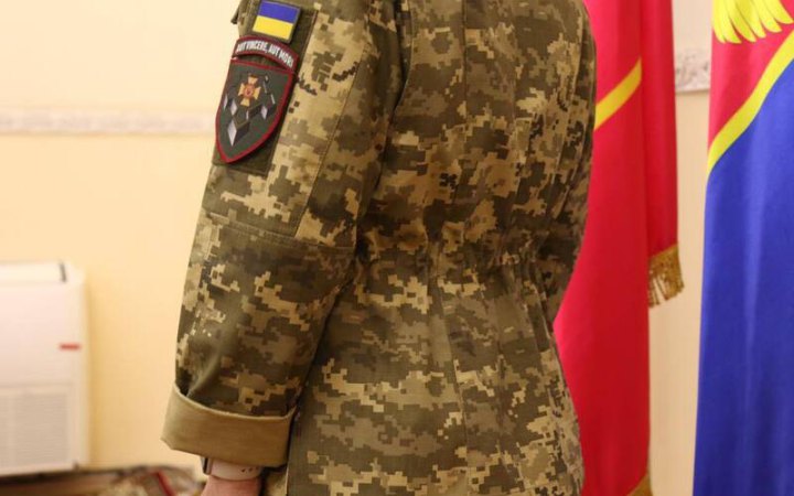 “‎Державний оператор тилу”‎ закупив жіночі літні польові костюми на майже 130 млн гривень, – Міноборони