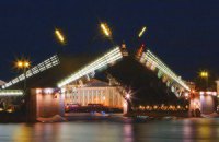 В Петербурге приняли закон, запрещающий "топот котов"